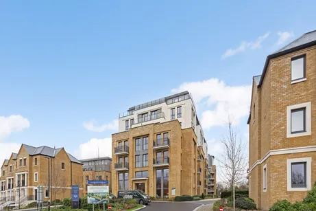 Pinewood Gardens Teddington TW11