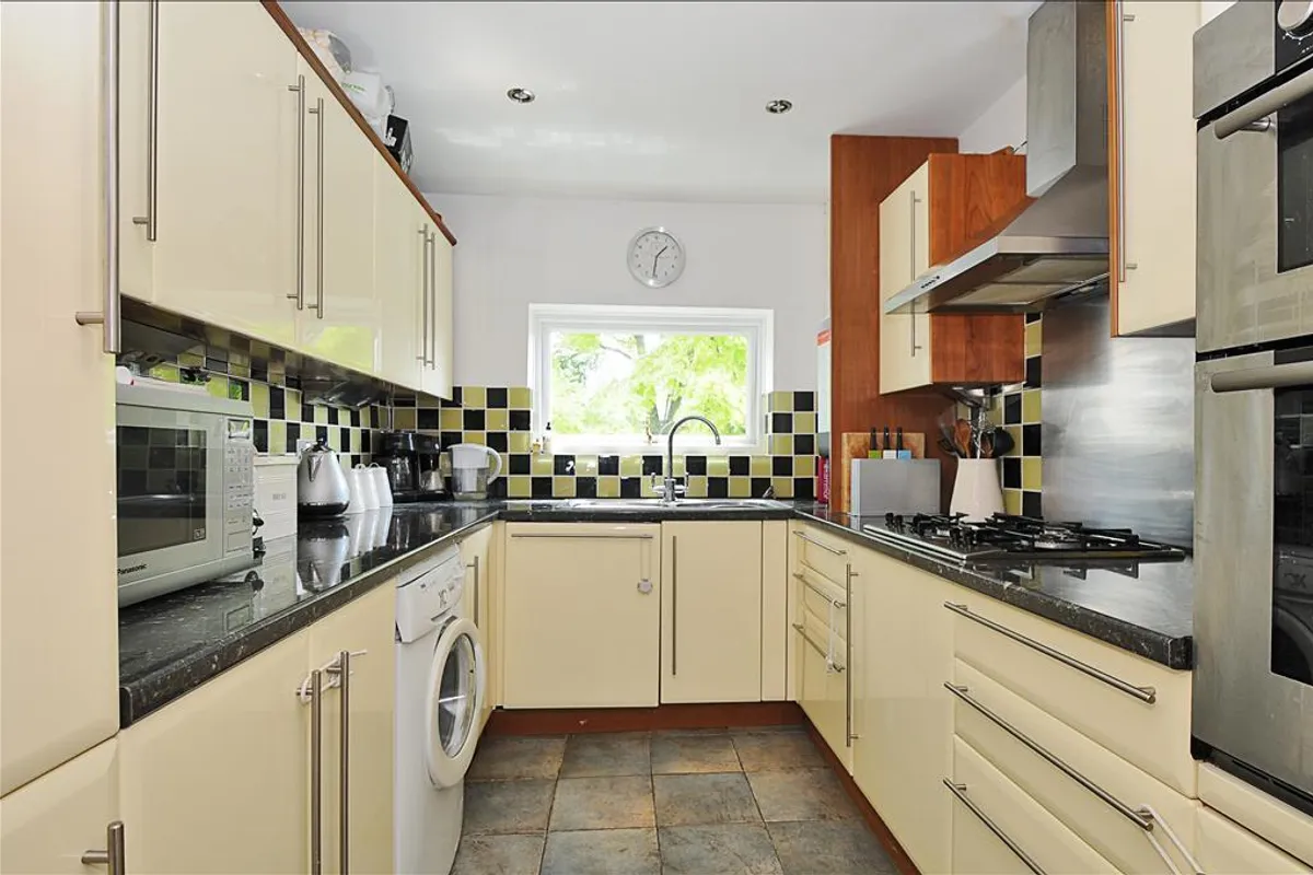 16 Hillside Avenue, Friern Barnet