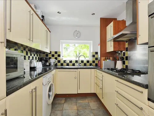 16 Hillside Avenue, Friern Barnetphoto