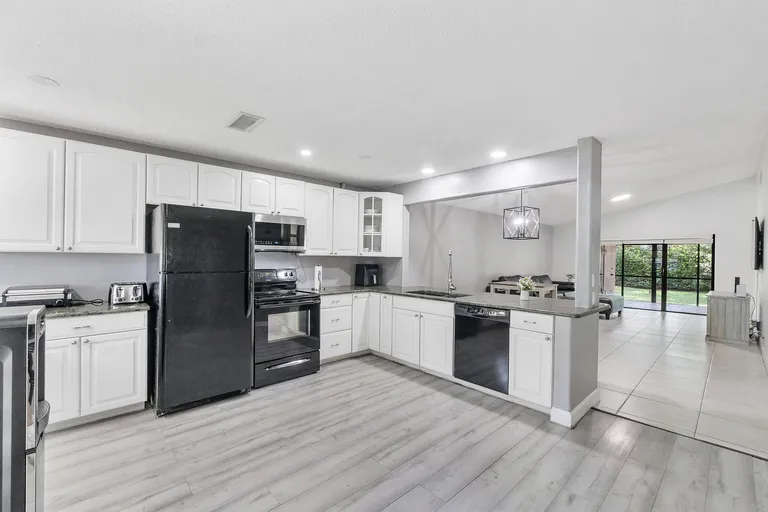 4149 Palm Forest Dr S, Delray Beach, FL 33445