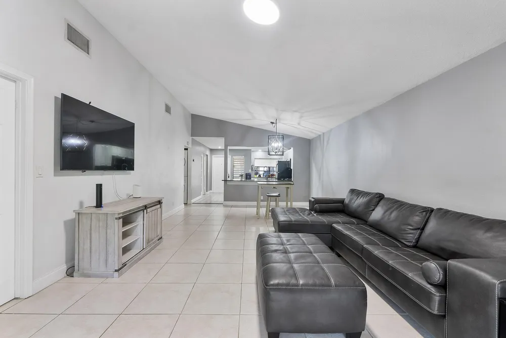 4149 Palm Forest Dr S, Delray Beach, FL 33445