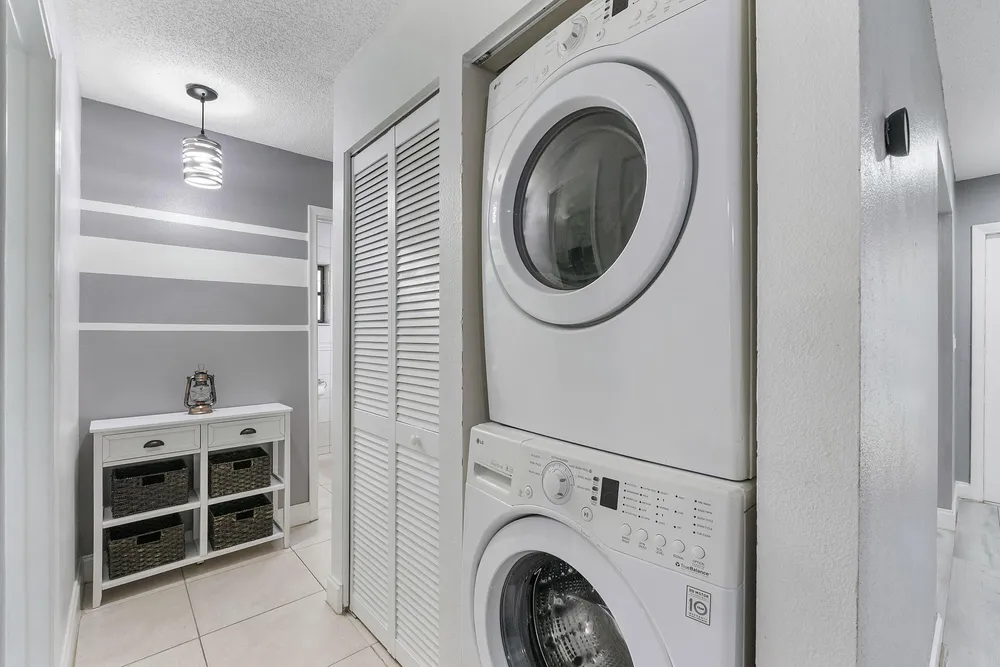 4149 Palm Forest Dr S, Delray Beach, FL 33445
