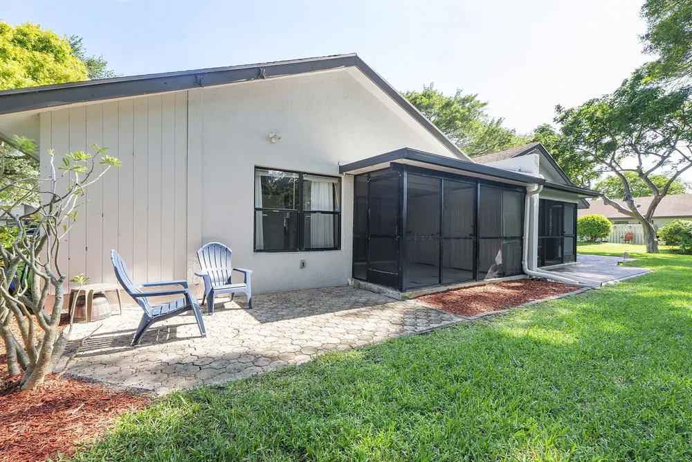 4149 Palm Forest Dr S, Delray Beach, FL 33445