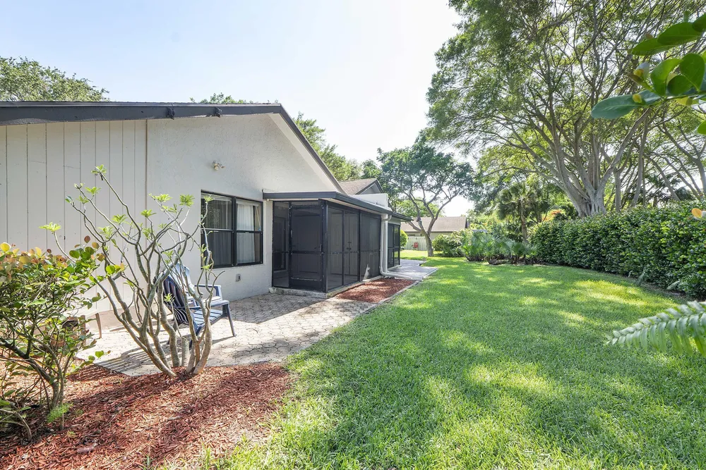 4149 Palm Forest Dr S, Delray Beach, FL 33445