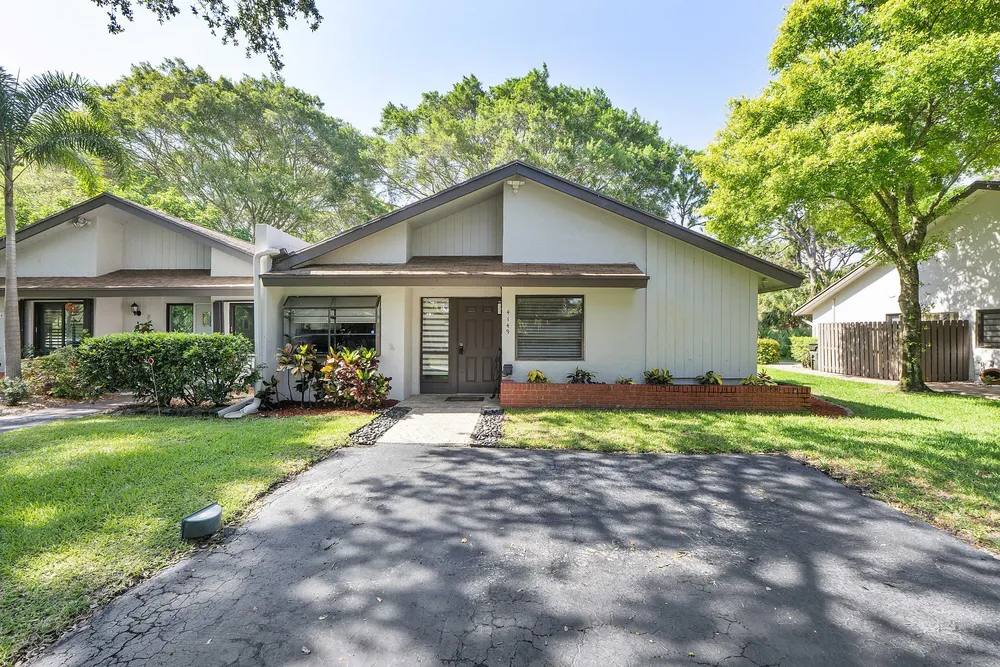 4149 Palm Forest Dr S, Delray Beach, FL 33445