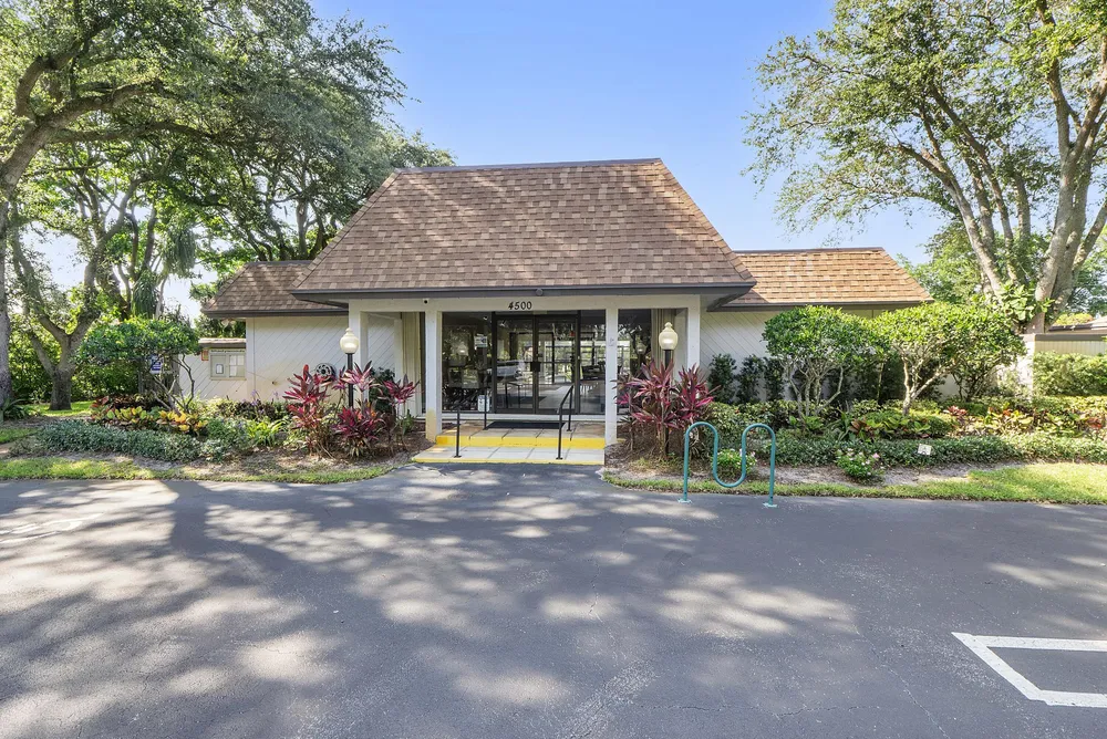 4149 Palm Forest Dr S, Delray Beach, FL 33445
