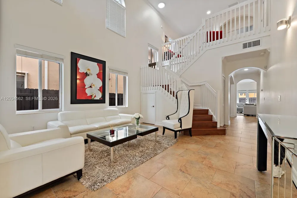 15651 SW 14th St, Miami, FL 33194