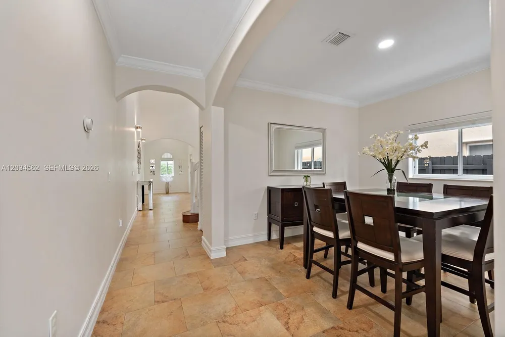 15651 SW 14th St, Miami, FL 33194
