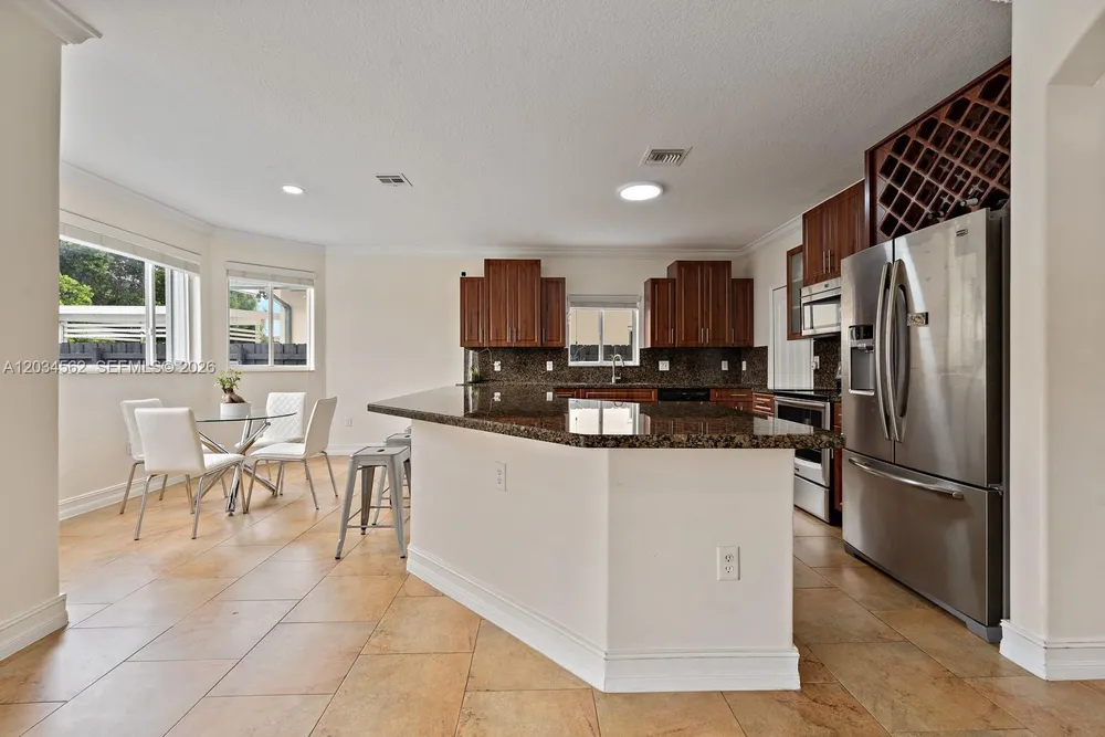 15651 SW 14th St, Miami, FL 33194