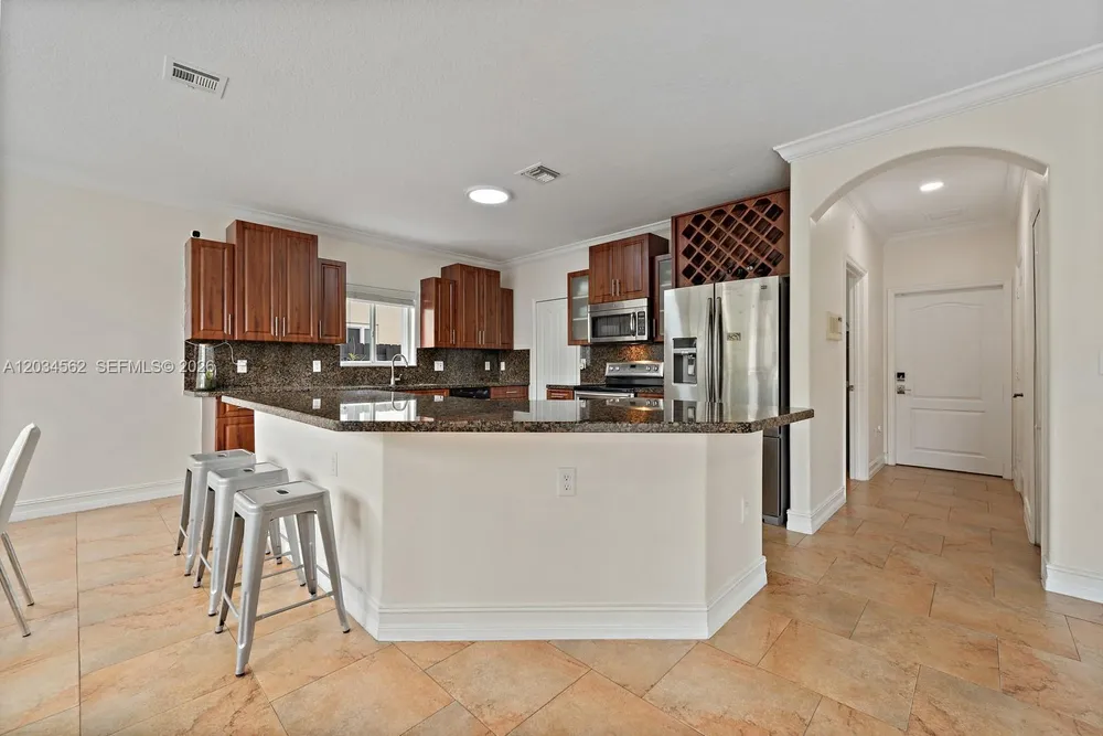 15651 SW 14th St, Miami, FL 33194