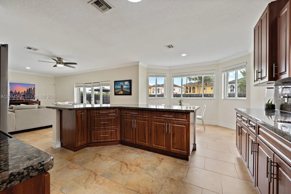 15651 SW 14th St, Miami, FL 33194