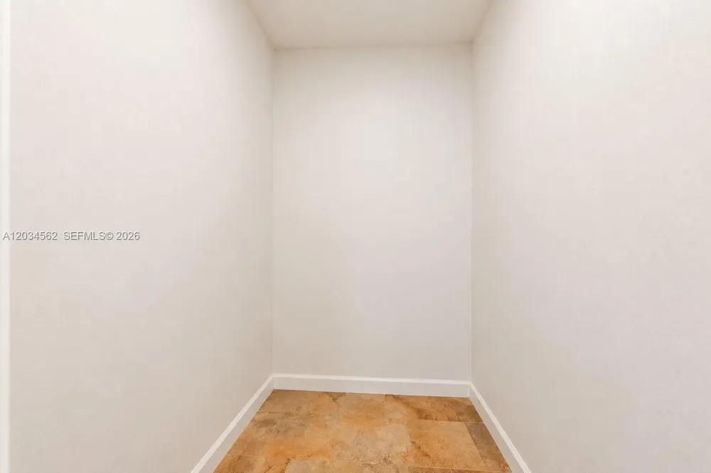 15651 SW 14th St, Miami, FL 33194