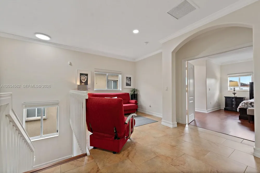15651 SW 14th St, Miami, FL 33194