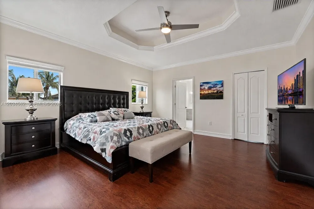 15651 SW 14th St, Miami, FL 33194