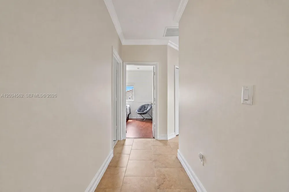 15651 SW 14th St, Miami, FL 33194
