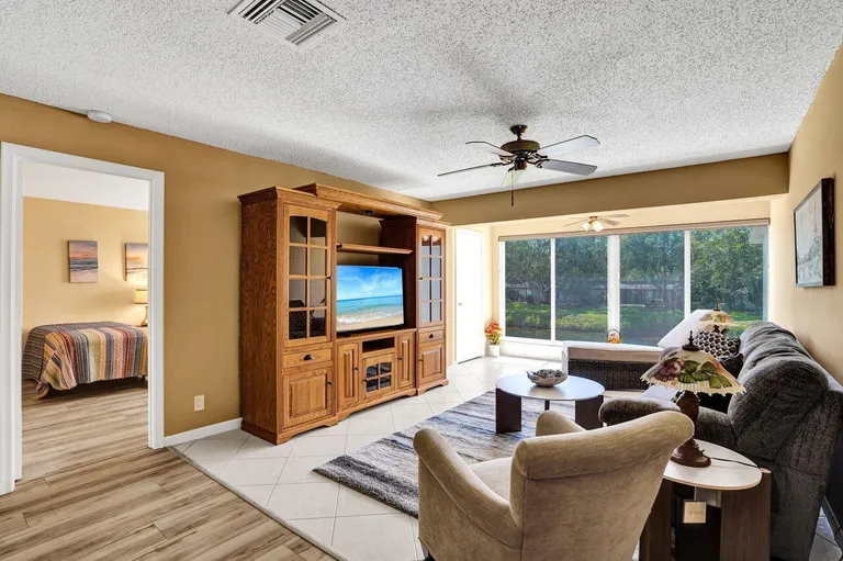 1050 Citrus Way, Delray Beach, FL 33445