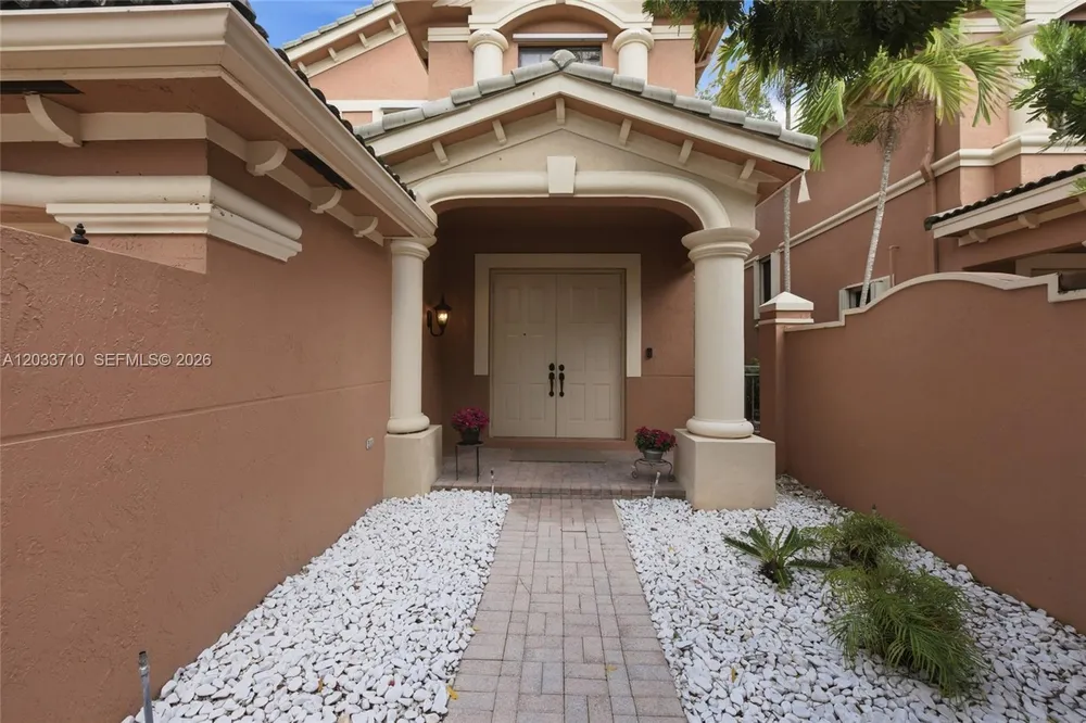 2794 Kinsington Cir, Weston, FL 33332