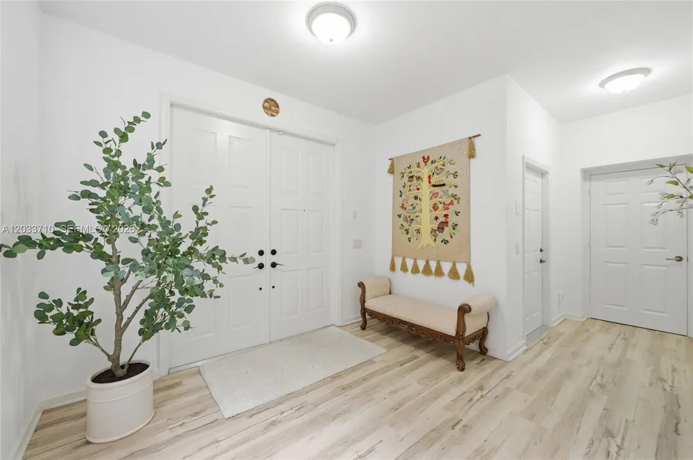 2794 Kinsington Cir, Weston, FL 33332