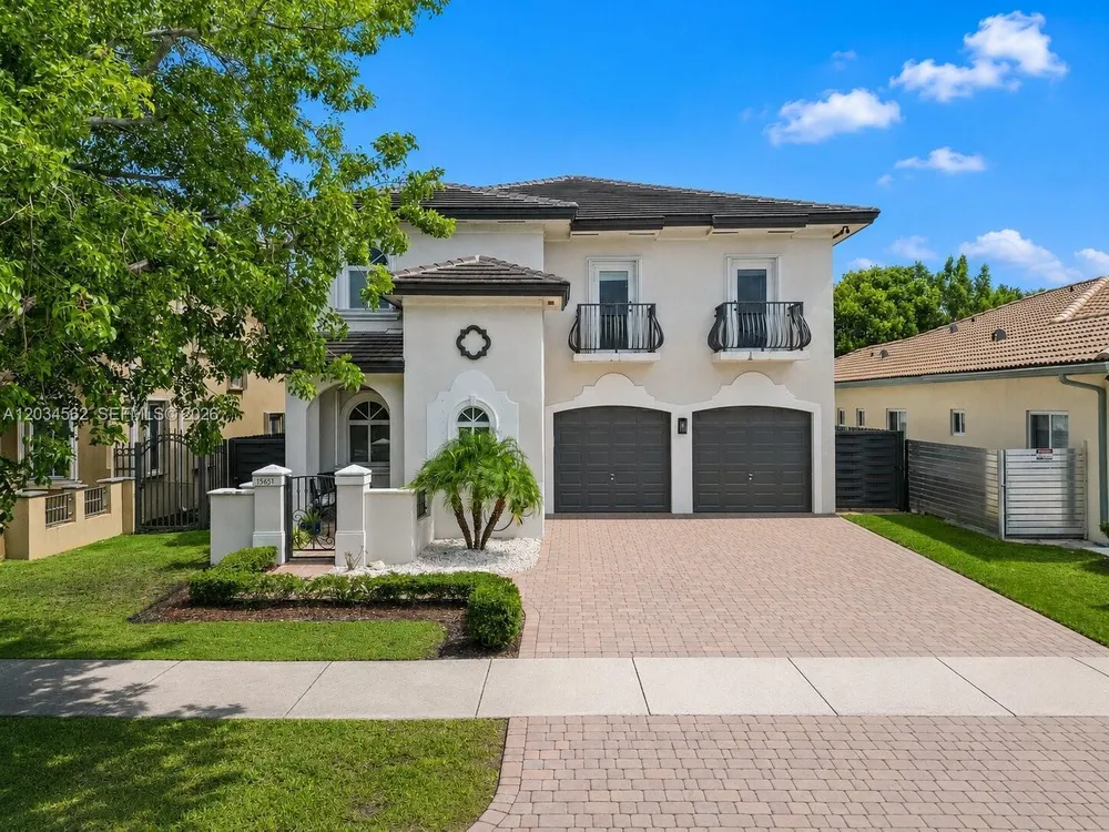 15651 SW 14th St, Miami, FL 33194