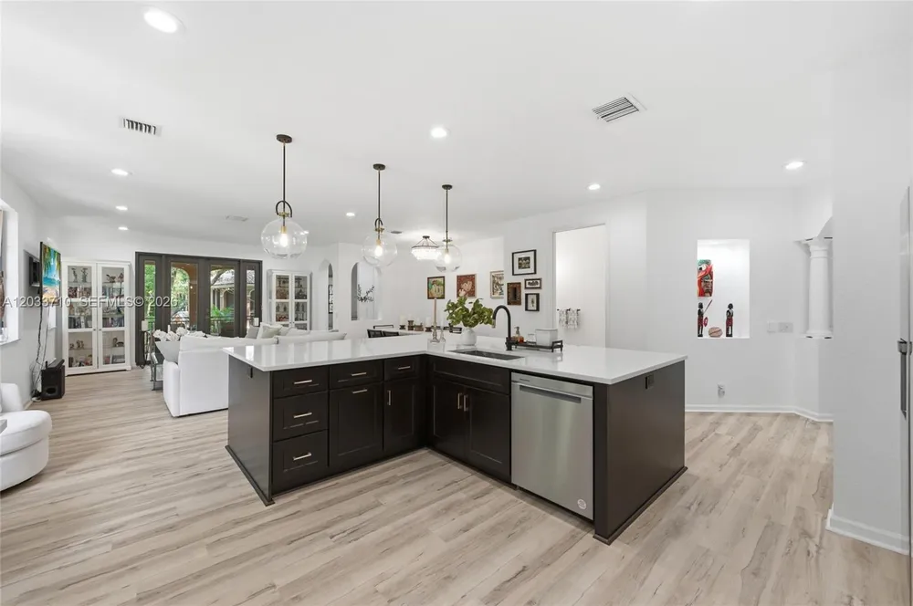 2794 Kinsington Cir, Weston, FL 33332