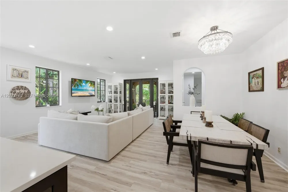 2794 Kinsington Cir, Weston, FL 33332