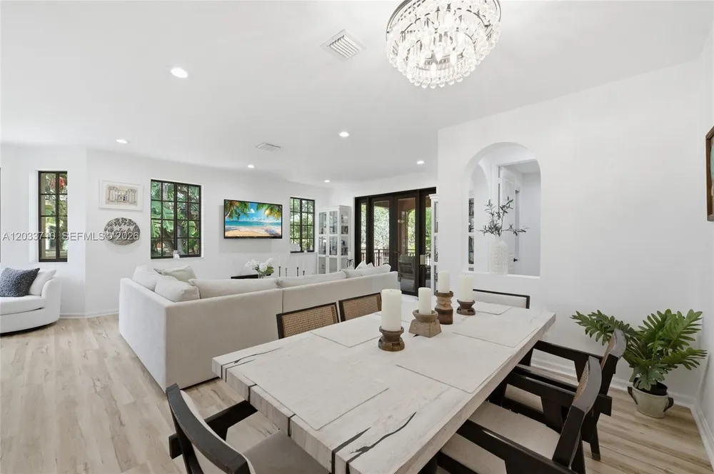 2794 Kinsington Cir, Weston, FL 33332