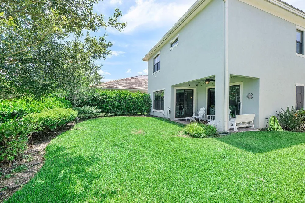 9013 NW 39th St, Coral Springs, FL 33065
