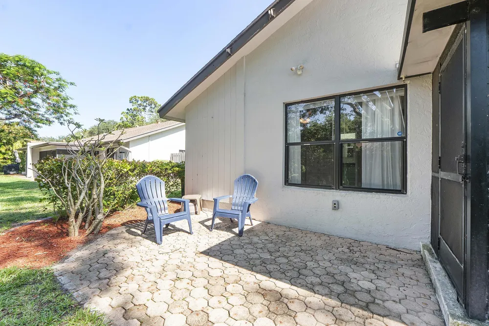 4149 Palm Forest Dr S, Delray Beach, FL 33445
