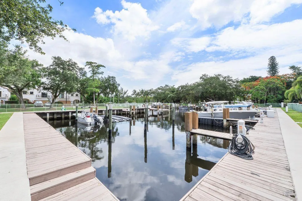 2932 Hidden Harbour Ct, Dania Beach, FL 33312