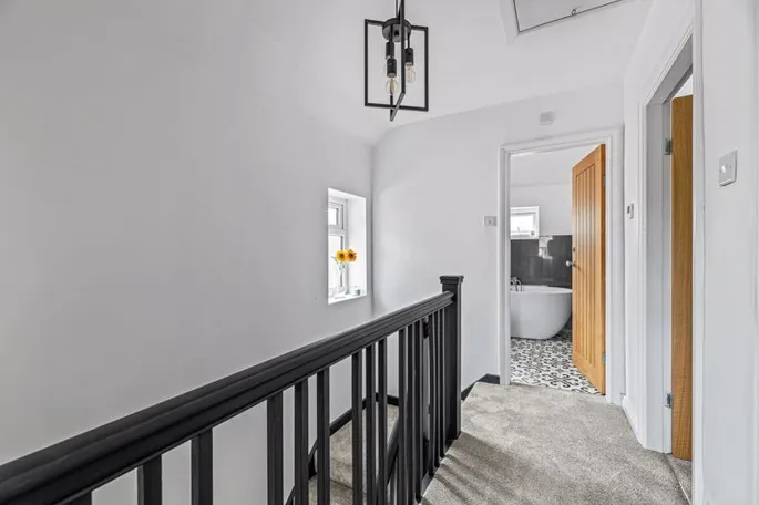 Property carousel image 17