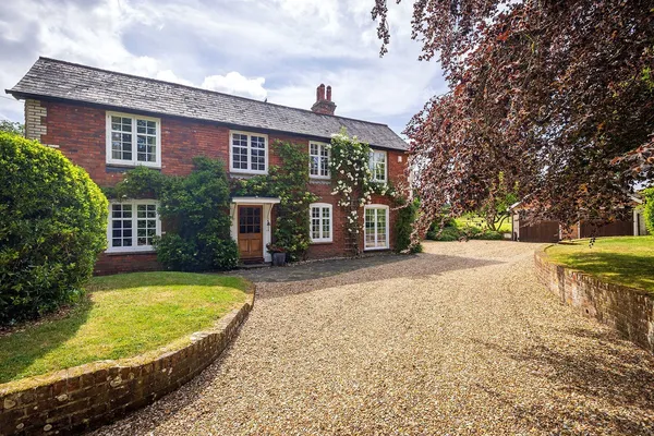 Bepton, Midhurst, GU29 photo 1