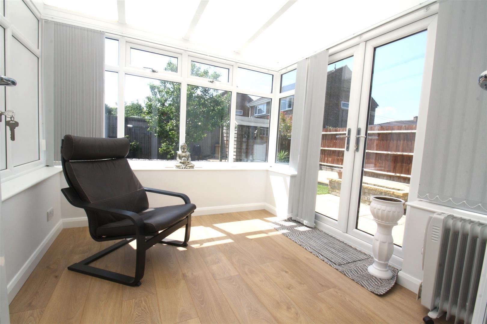 Magenta Close, Bletchley, Milton Keynes Image 3