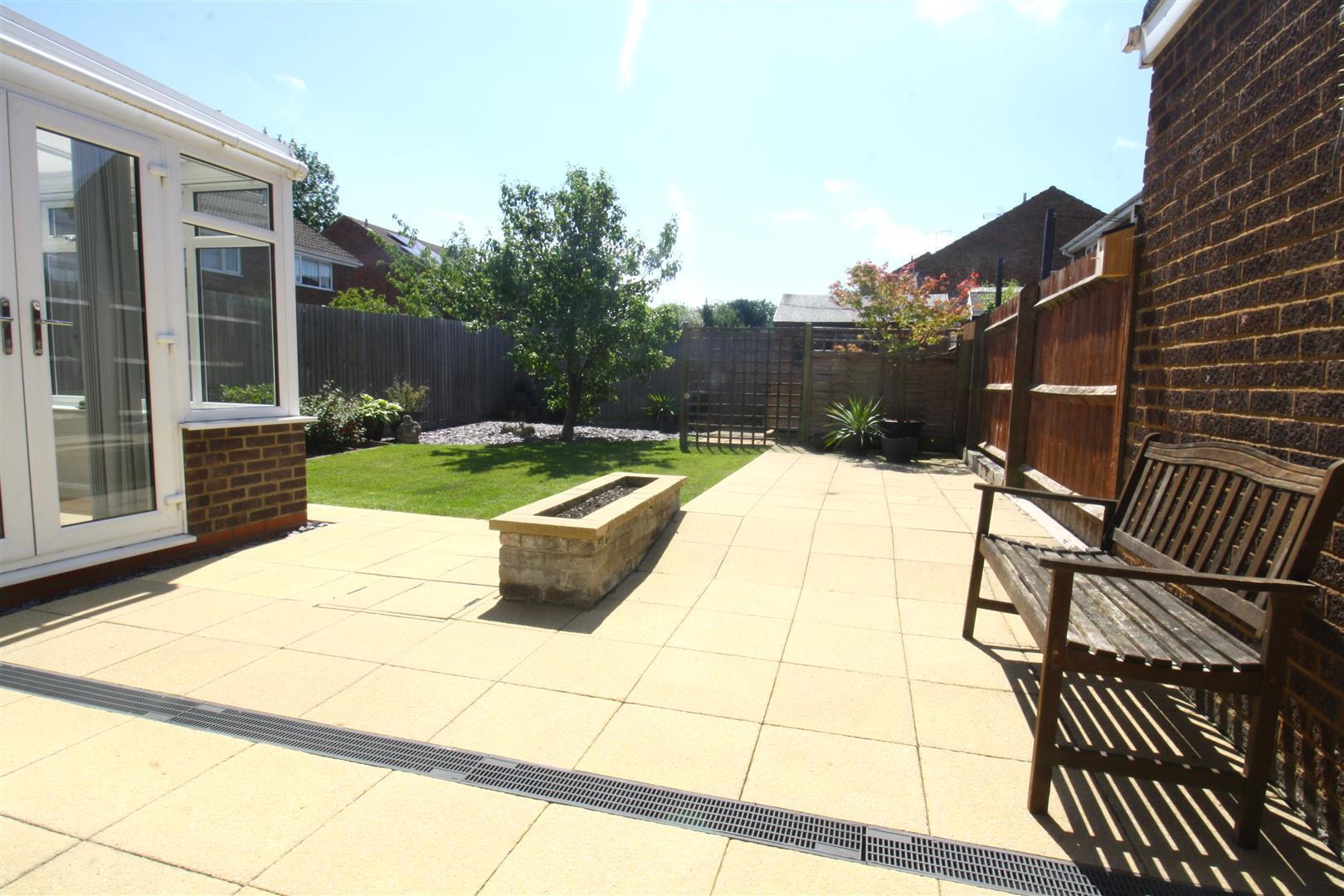 Magenta Close, Bletchley, Milton Keynes Image 16