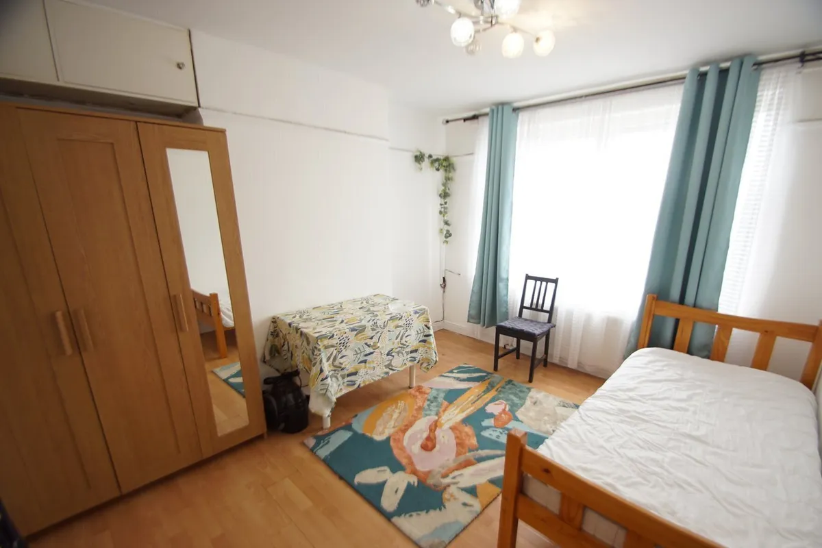 Eastleigh Close, London, NW2