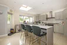 Robin Hood Way, London, SW15 photo 9