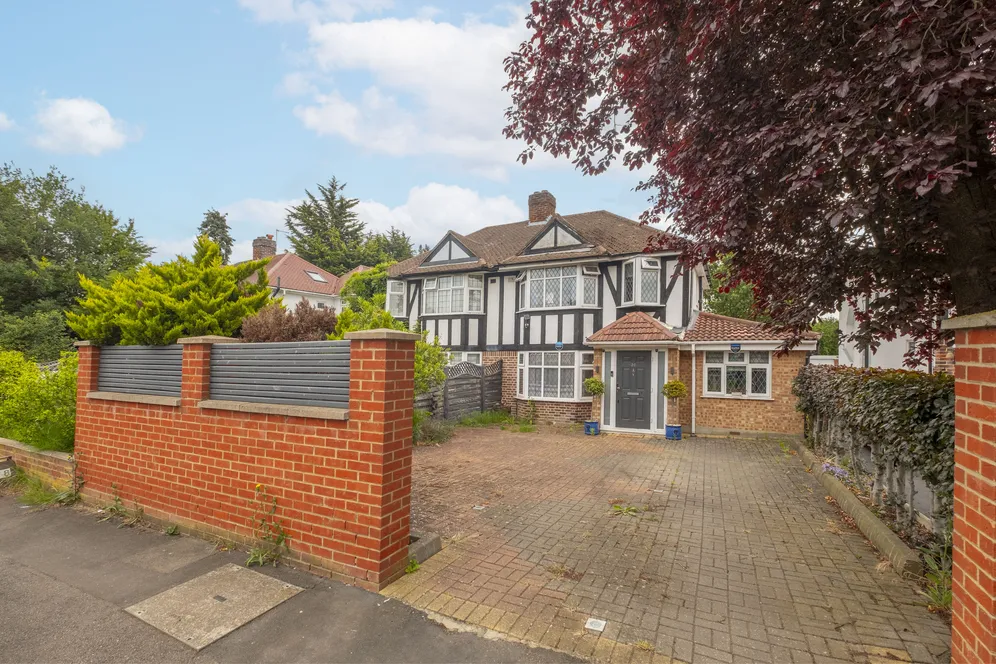 Robin Hood Way, London, SW15 photo 12