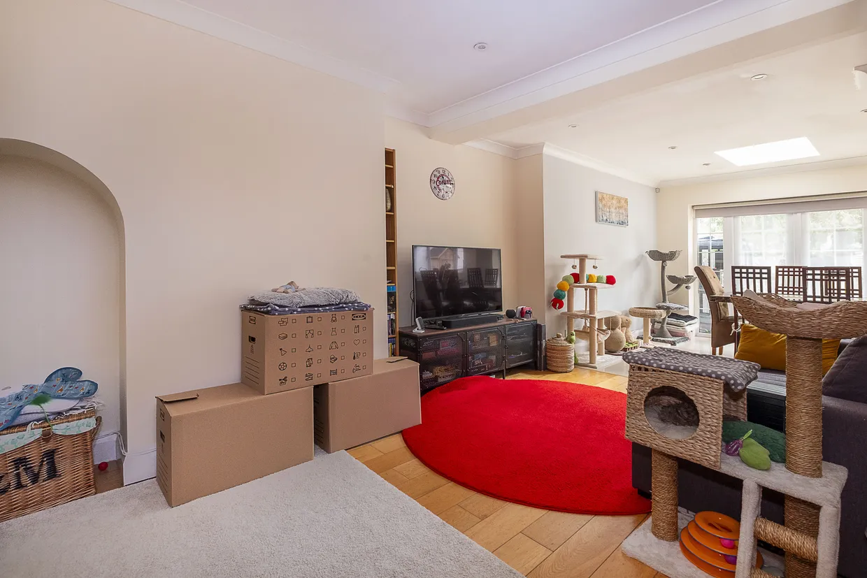 Robin Hood Way, London, SW15 photo 16