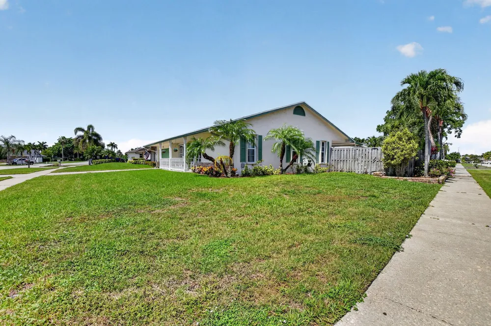 1345 SW 28th Ave, Deerfield Beach, FL 33442