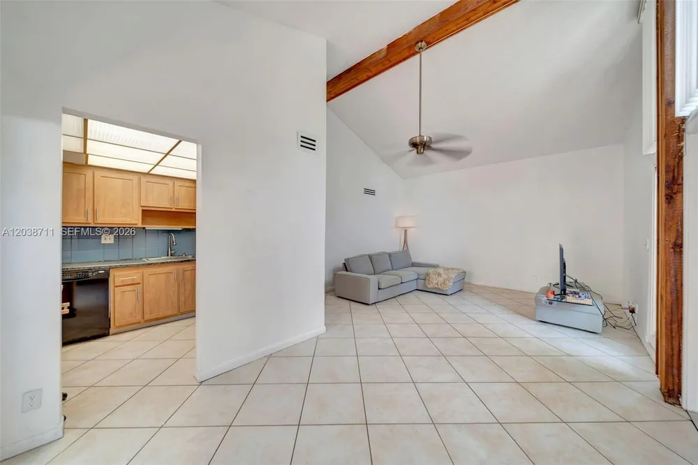 7447 W Sunrise Blvd, Plantation, FL 33313-4465