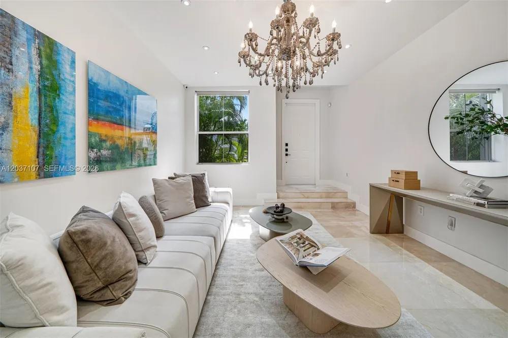 21156 NE 33rd Ave, Aventura, FL 33180