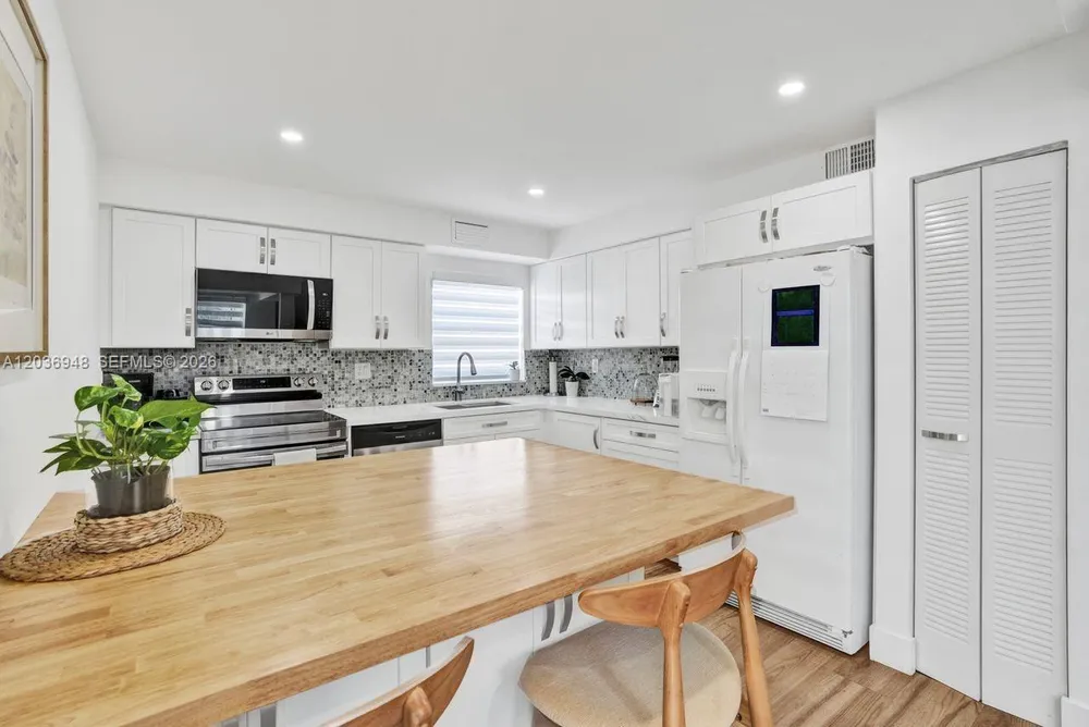 4555 SW 68th Court Cir, Miami, FL 33155