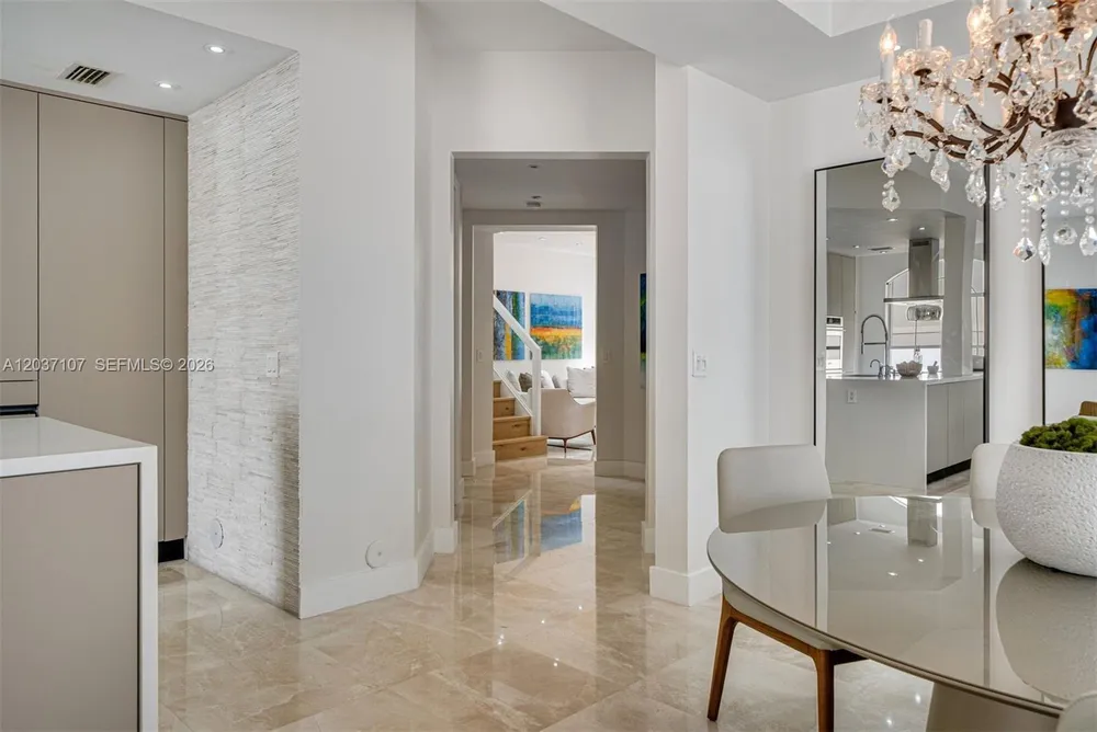 21156 NE 33rd Ave, Aventura, FL 33180