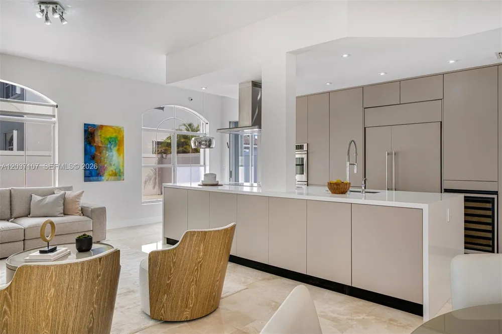 21156 NE 33rd Ave, Aventura, FL 33180