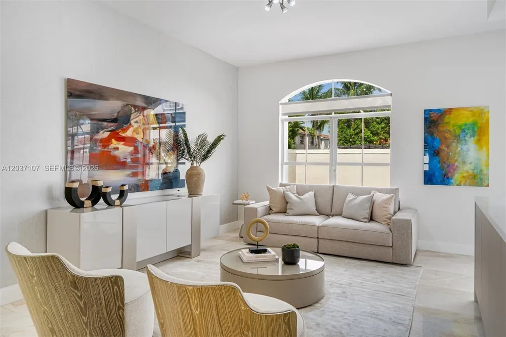 21156 NE 33rd Ave, Aventura, FL 33180