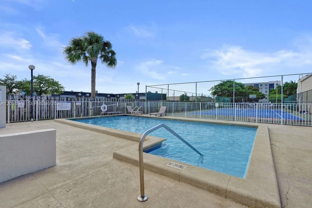 4555 SW 68th Court Cir, Miami, FL 33155
