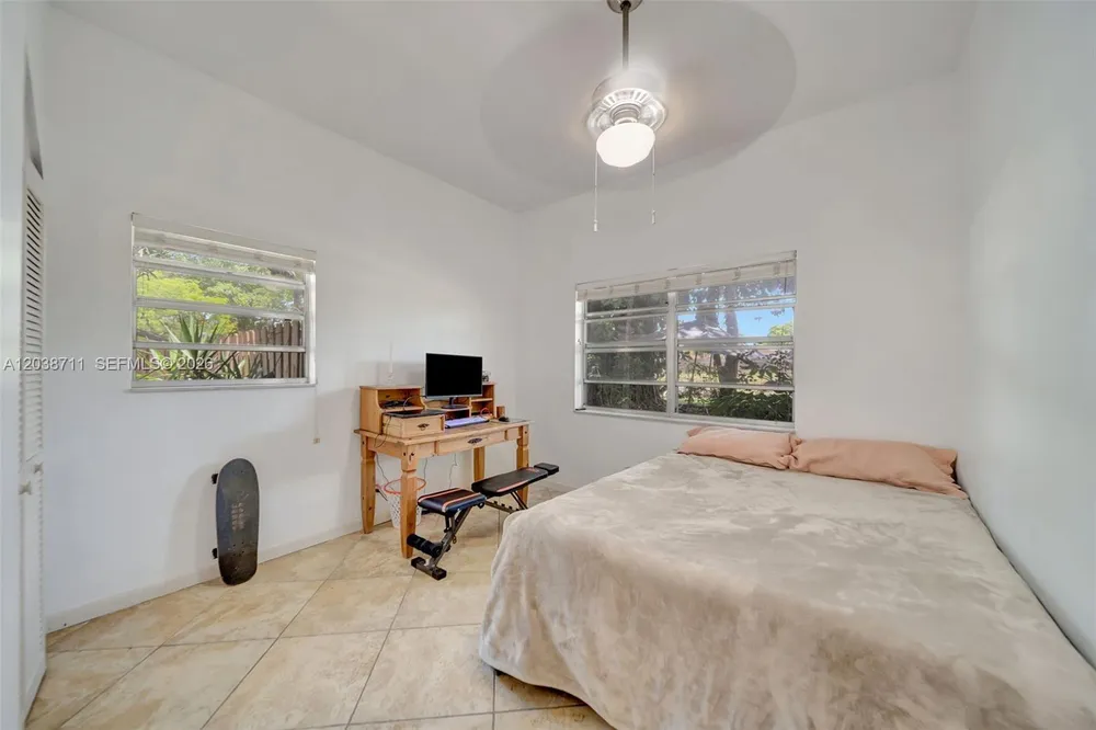 7447 W Sunrise Blvd, Plantation, FL 33313-4465