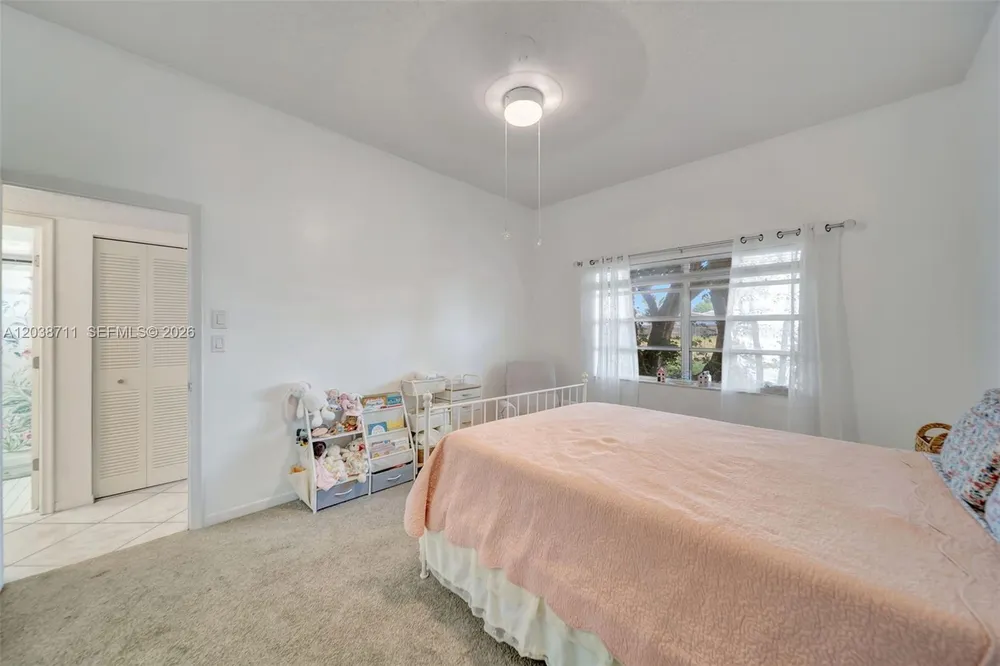 7447 W Sunrise Blvd, Plantation, FL 33313-4465
