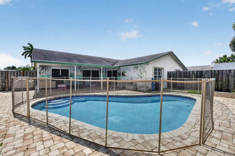 1345 SW 28th Ave, Deerfield Beach, FL 33442