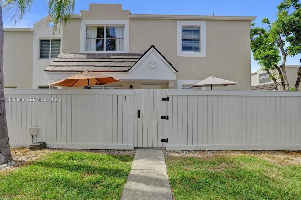 4555 SW 68th Court Cir, Miami, FL 33155
