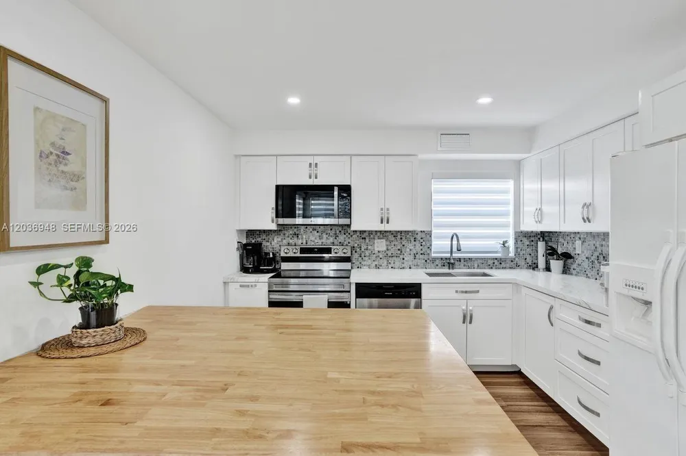 4555 SW 68th Court Cir, Miami, FL 33155